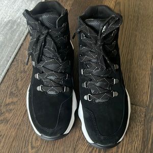 Sorel kinetic impact Waterproof size 7.